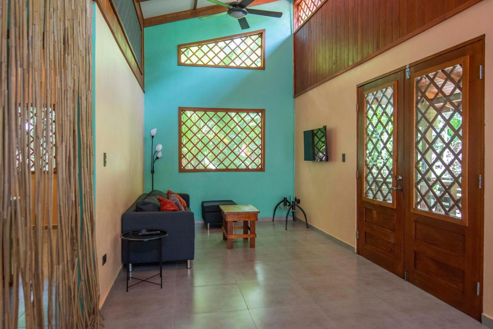 Villa Pina Dorada Dependencia Del Hotel Casa Merlin Puerto Viejo de Talamanca Luaran gambar