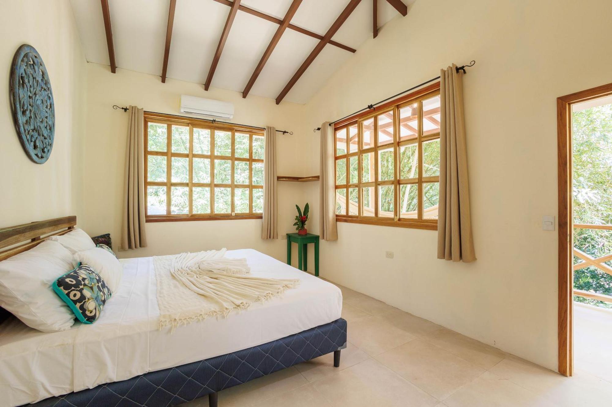 Villa Pina Dorada Dependencia Del Hotel Casa Merlin Puerto Viejo de Talamanca Luaran gambar
